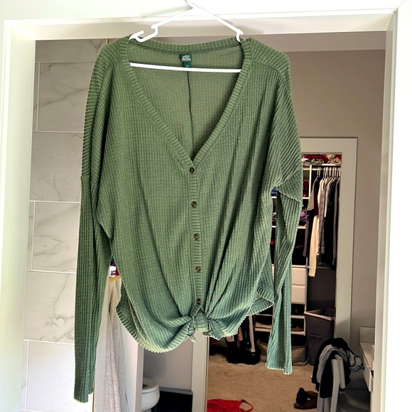 Knot free, thin waffle texture button down sweater - Picture 1 of 1